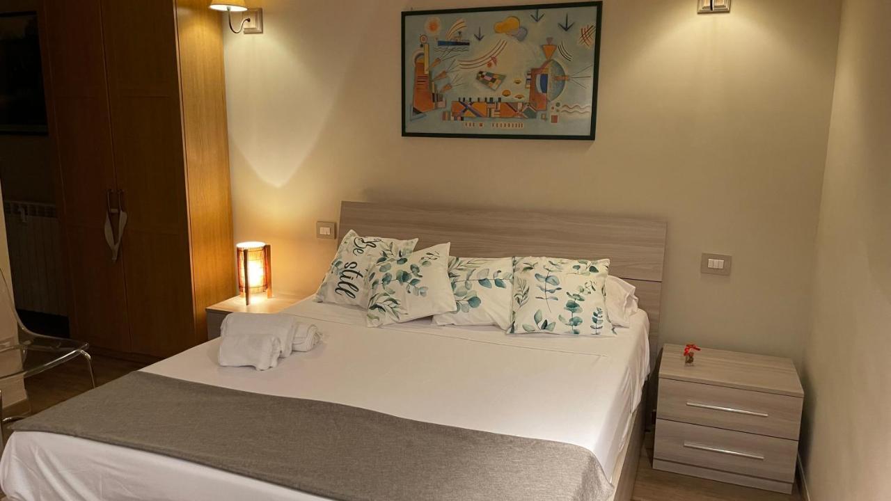Frank Host Roma Lux , Metro A A 50 M, Simple Check-In Con Codice A Qualsiasi Orario Apartment Екстериор снимка